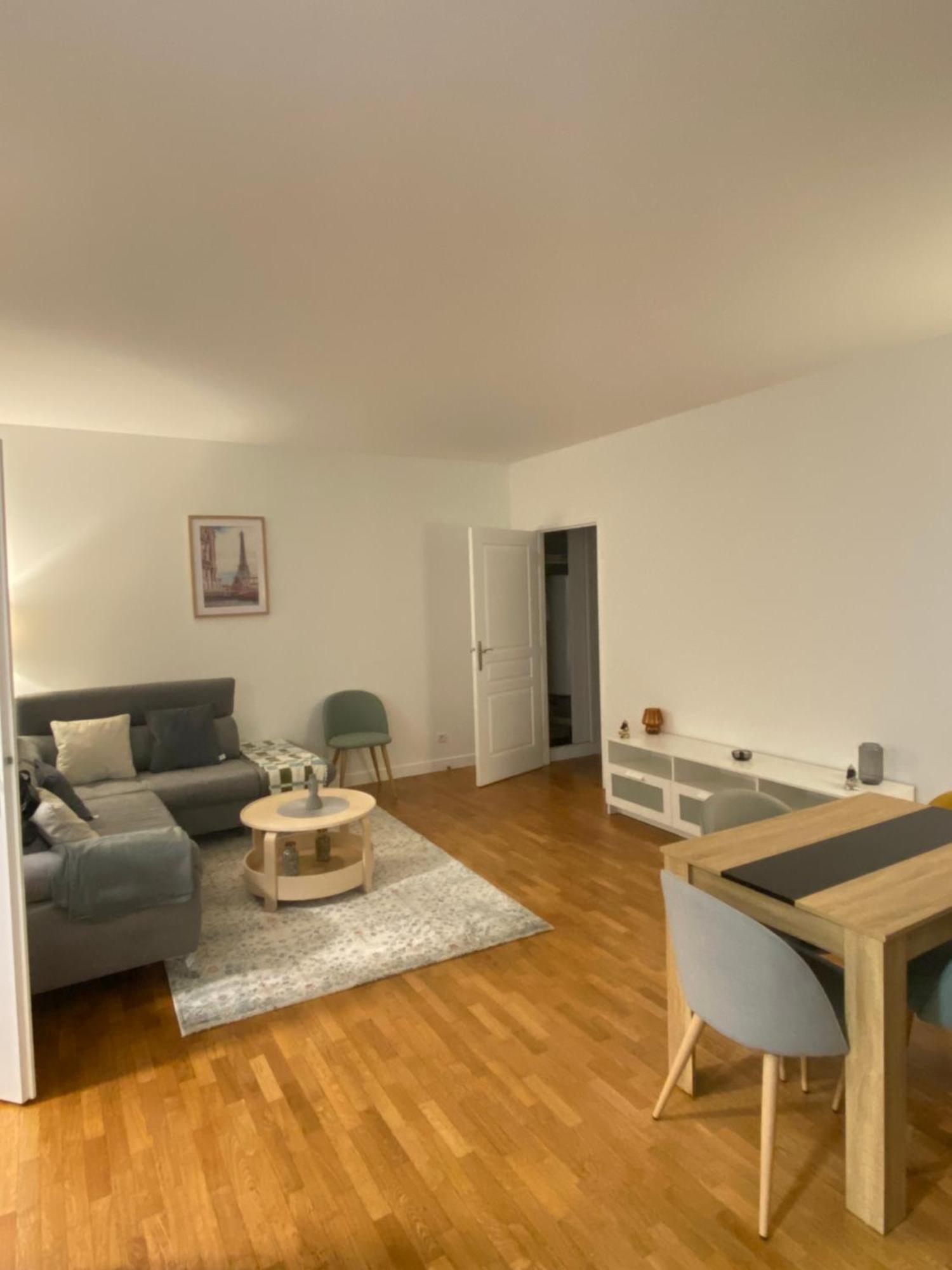 Appartement 2 Pieces Pres Du Canal St-martin Parijs
