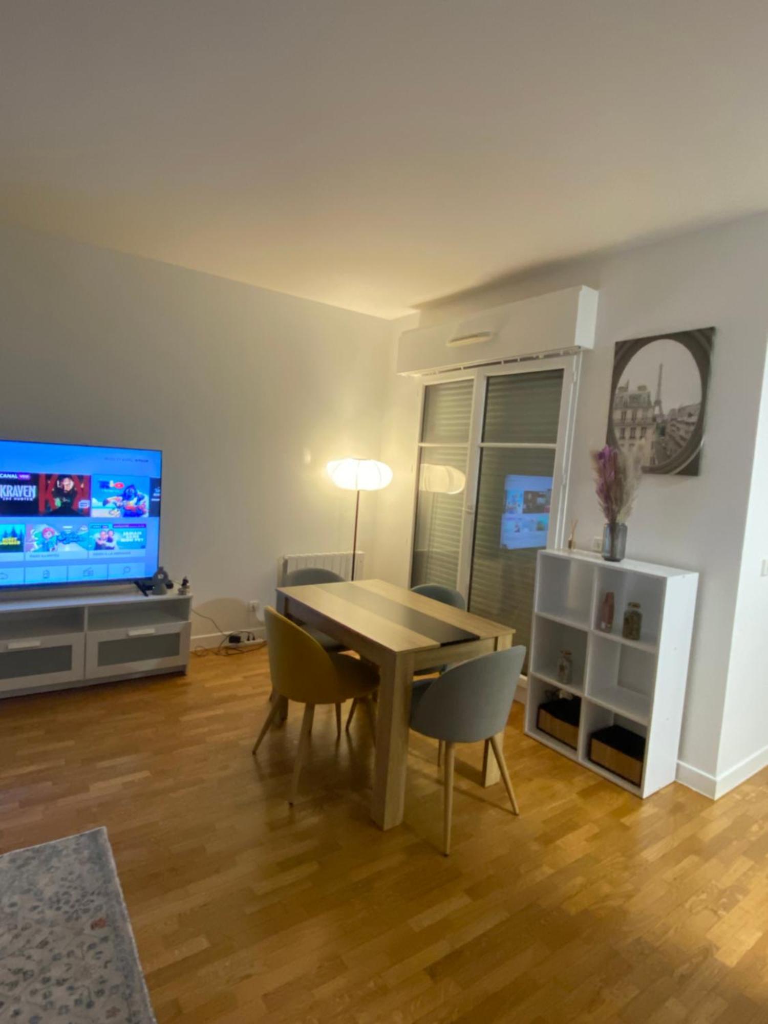 Appartement 2 Pieces Pres Du Canal St-martin Parijs