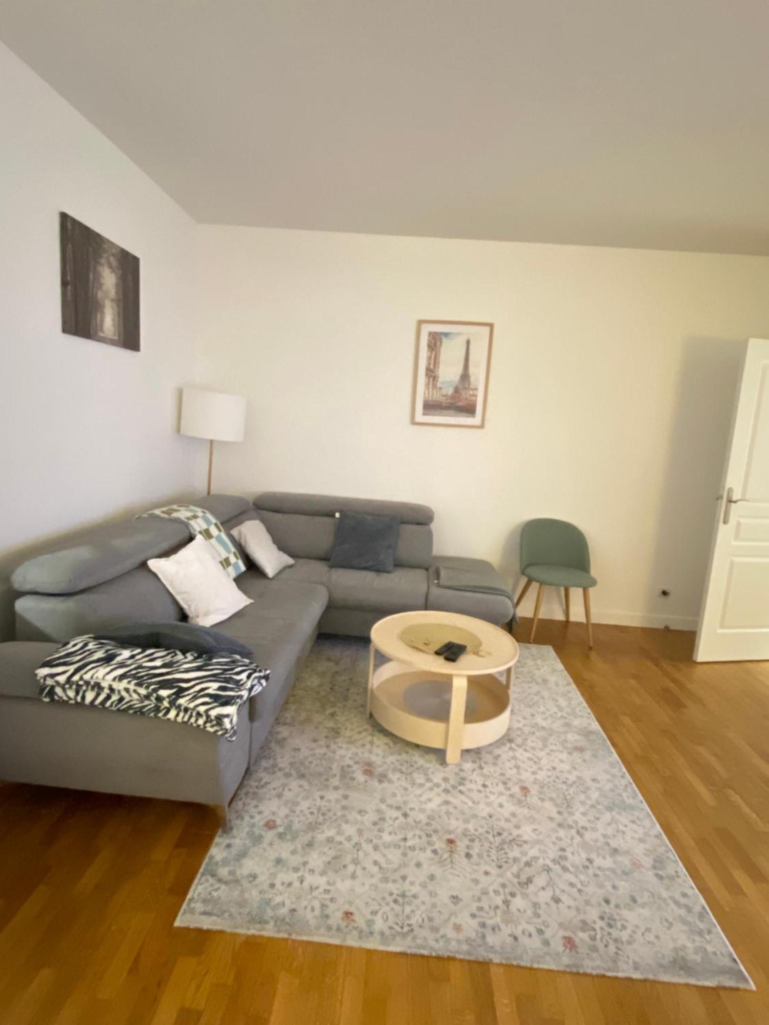 2 Pieces Pres Du Canal St-martin Appartement